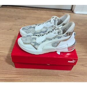 Puma White and Gray Sneakers | GUC